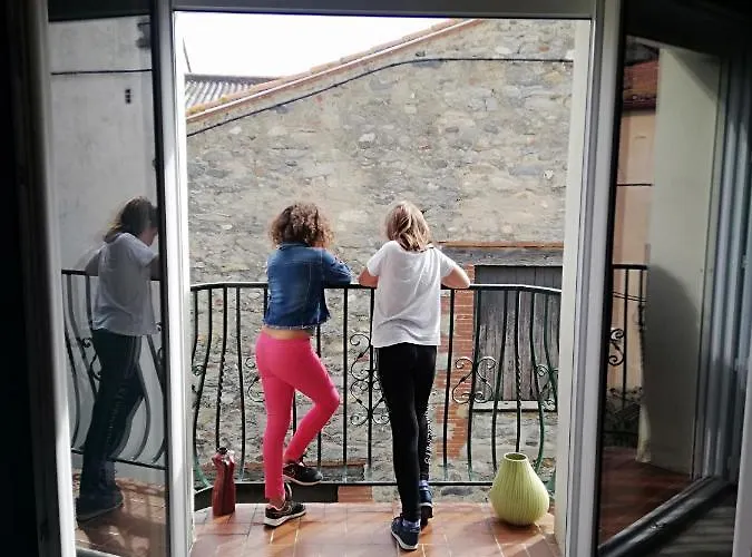 Casa vacanze Entre Et Montagne Maison De Village Avec Vue Sur Le Canigou à 5 Minutes à Pied Du Lac, Située Dans Le Joli Village De Vinca, Village Aux 3 Lacs, Soleil Et Campagne *